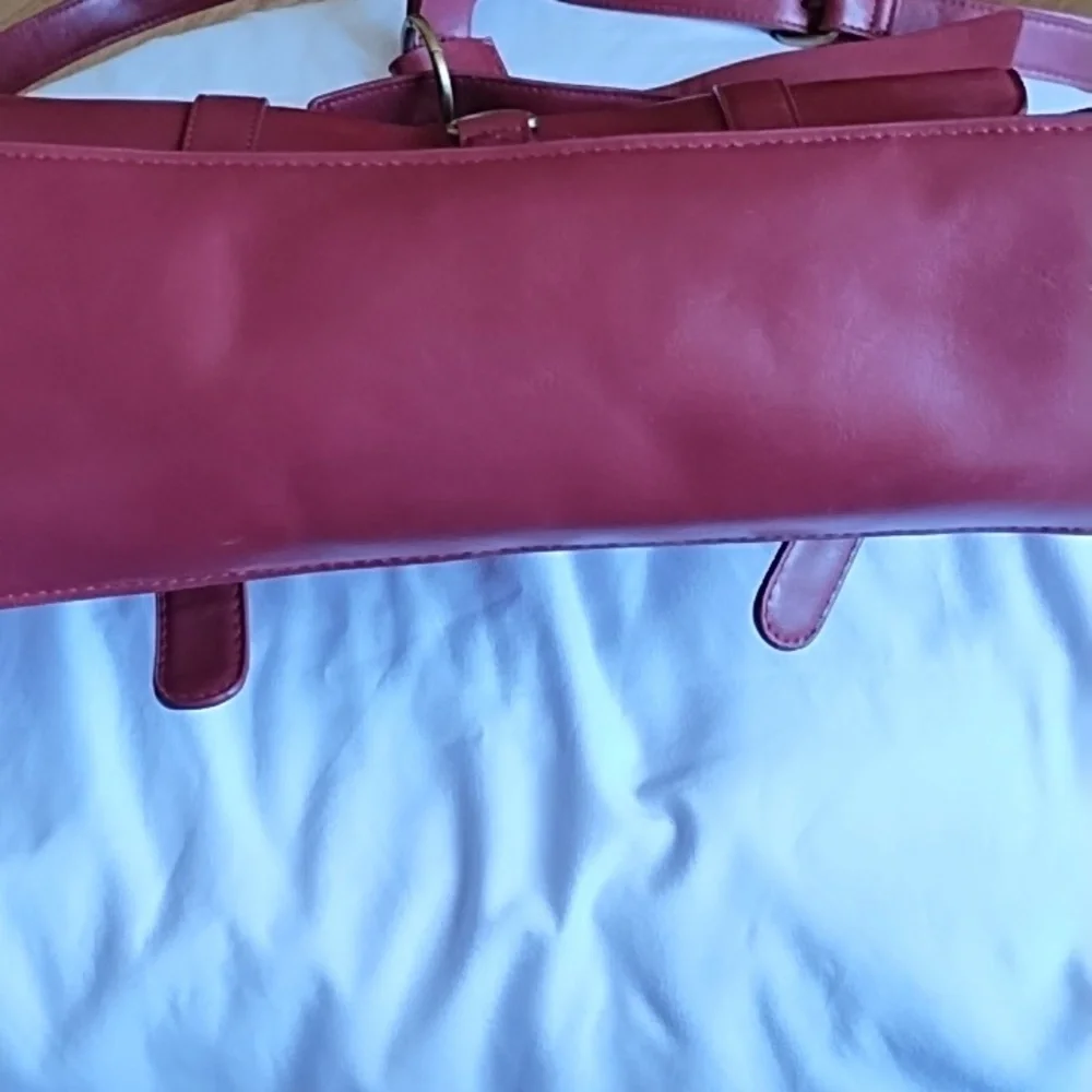 Red faux leather messenger bag/briefcase